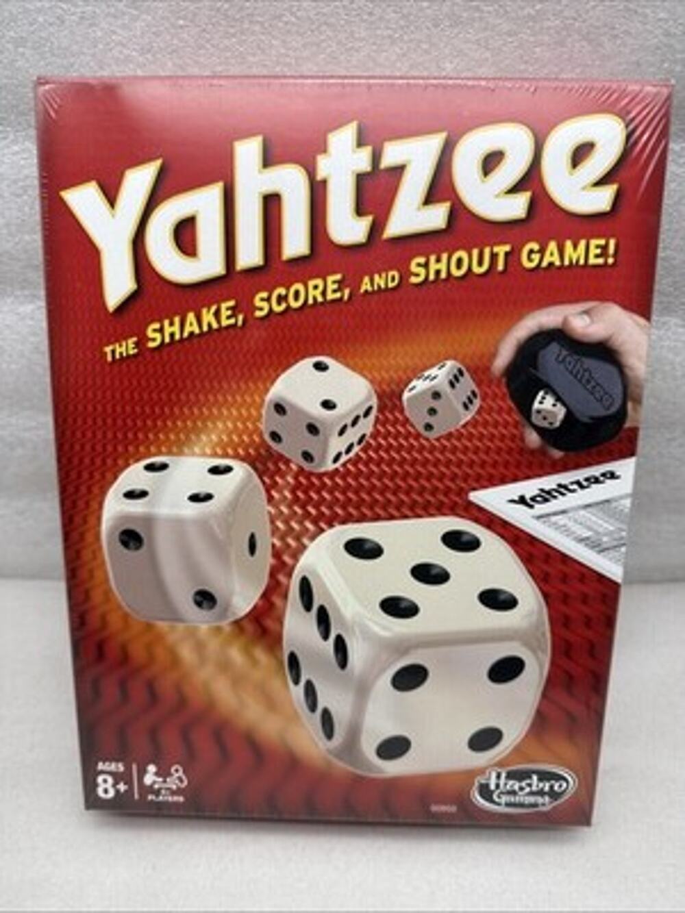 Hasbro Gaming Yahtzee Game, Fast-Playing Dice Games for Kids Teens & Adults READ